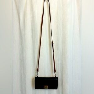 Dooney & Bourke Smooth Leather Continental Black/Tan Crossbody